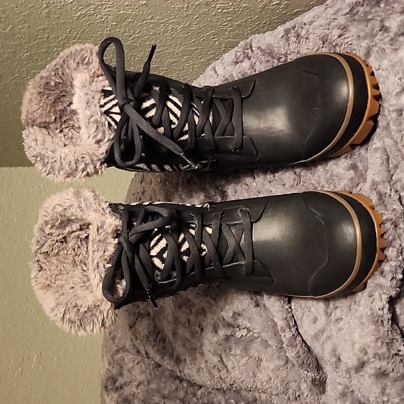 Bogs Arcata Snow Boot - Picture 2 of 7